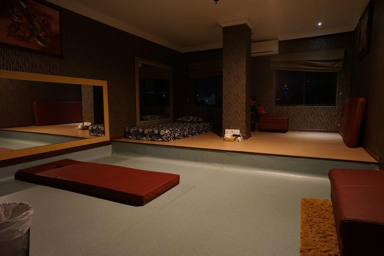 The L Hotel Entertainment Batam Exterior foto