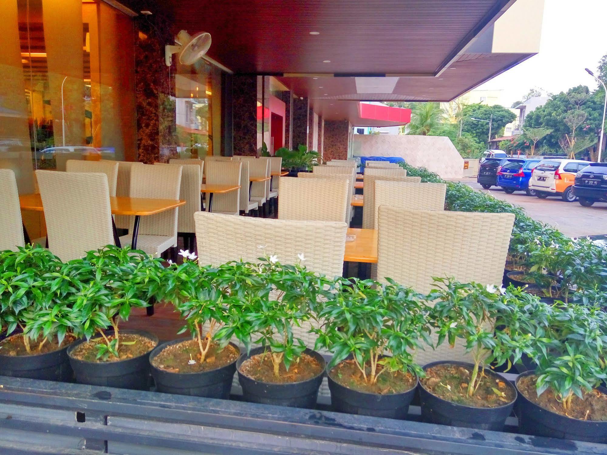 The L Hotel Entertainment Batam Exterior foto