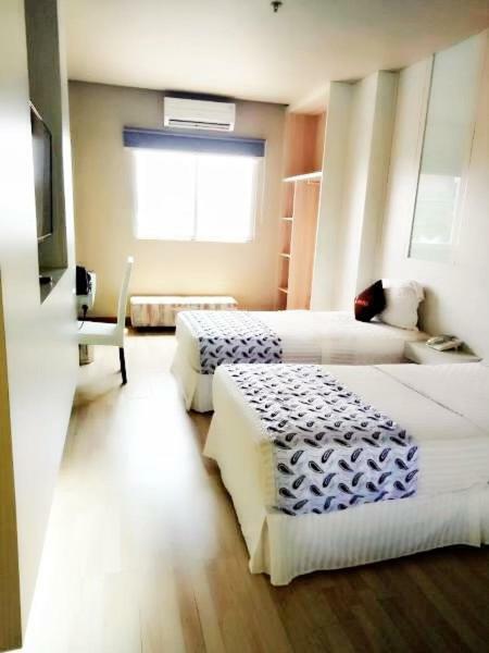 The L Hotel Entertainment Batam Exterior foto